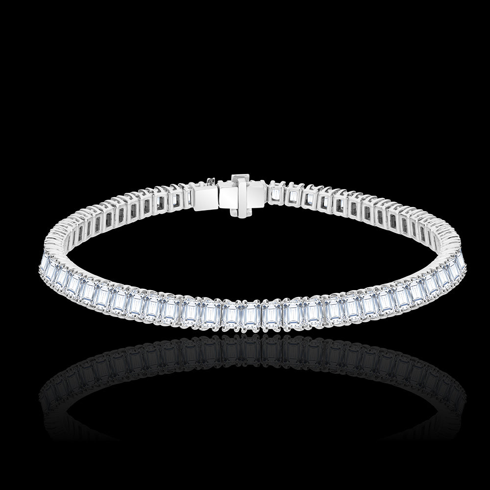 The Bauguette Tennis bracelet with its seamless design and everyday wearability - YT241705BA